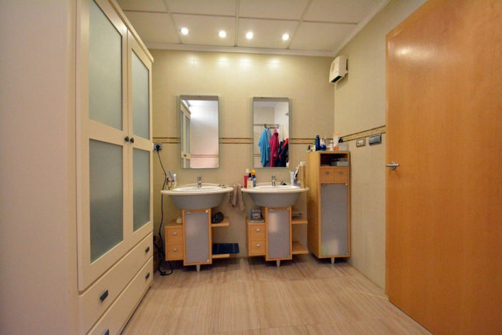 Image No.40-4 Bed Country House for sale