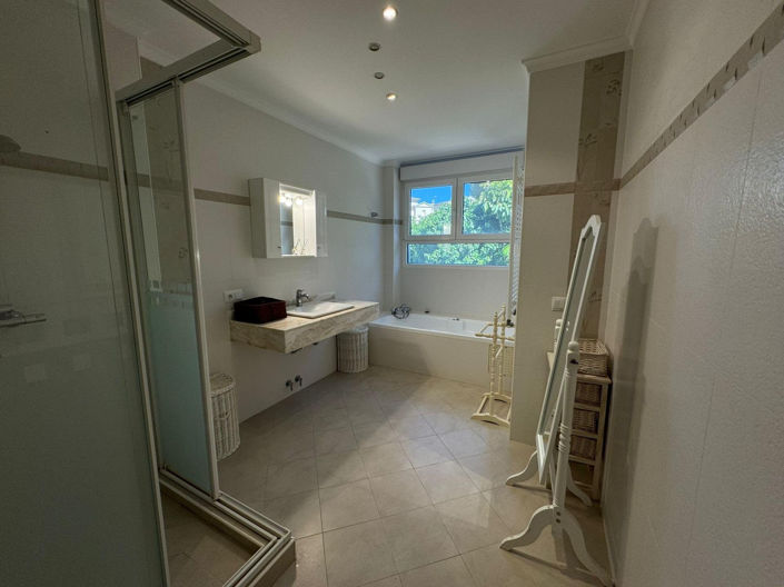 Image No.19-4 Bed Villa for sale