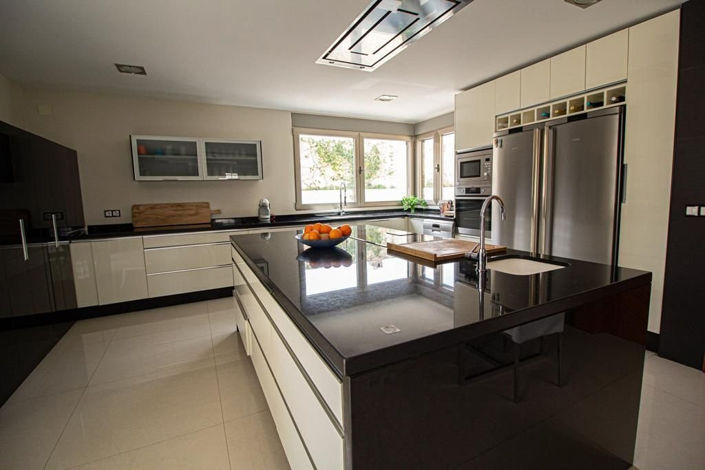 Image No.10-6 Bed Villa for sale