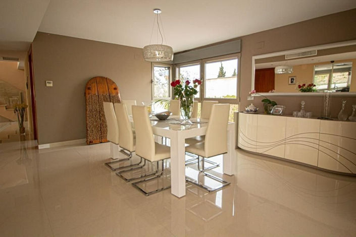 Image No.13-6 Bed Villa for sale