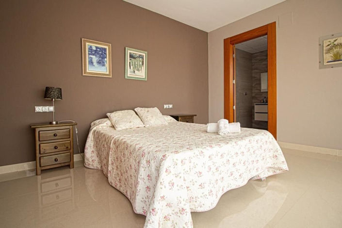 Image No.25-6 Bed Villa for sale