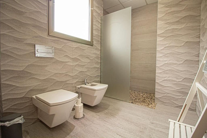 Image No.26-6 Bed Villa for sale