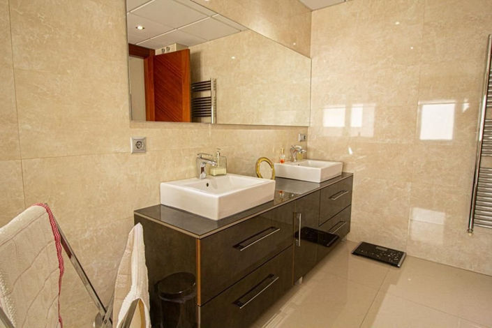 Image No.28-6 Bed Villa for sale