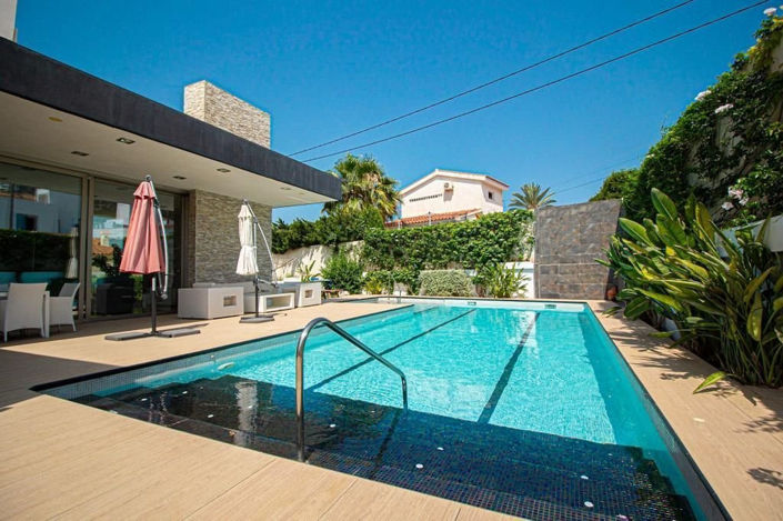 Image No.3-6 Bed Villa for sale
