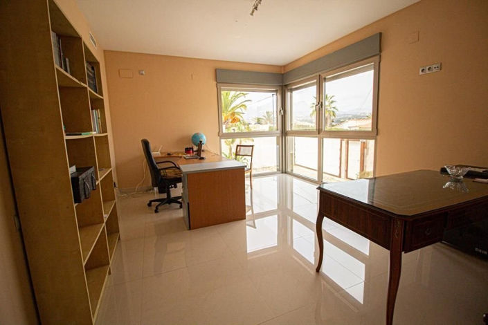 Image No.8-6 Bed Villa for sale