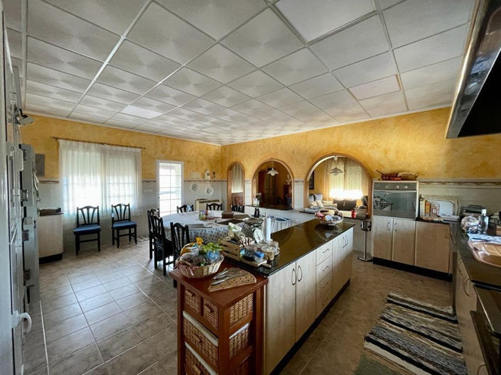 Image No.14-7 Bed Villa for sale