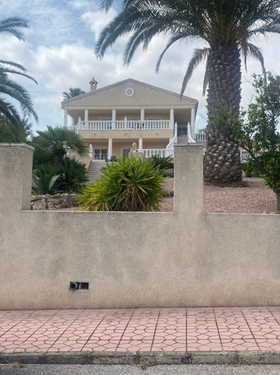 Image No.3-Villa de 3 chambres à vendre à Alicante