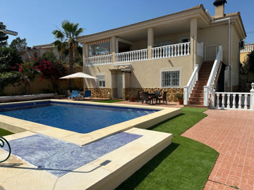 Villa de 3 chambres à vendre à Alicante