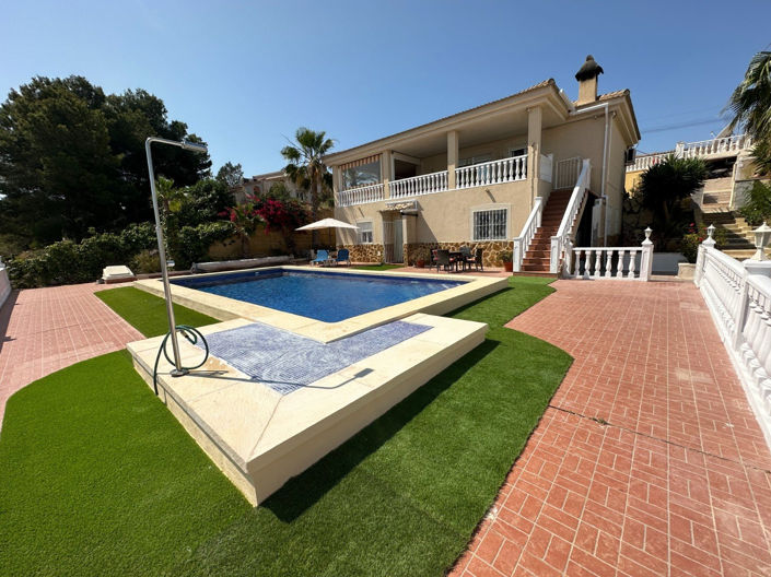 Image No.3-Villa de 3 chambres à vendre à Alicante