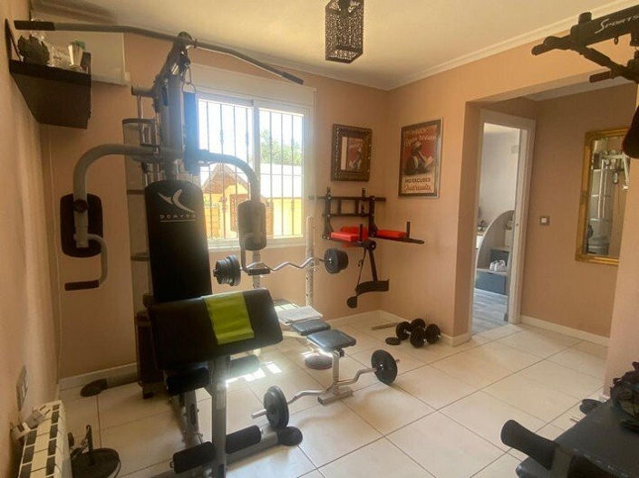 Image No.33-5 Bed Country House for sale