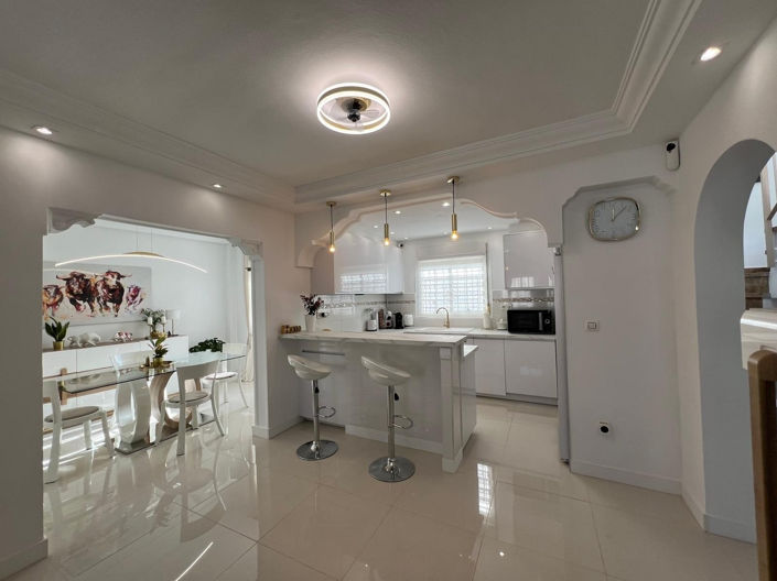 Image No.4-5 Bed Villa for sale