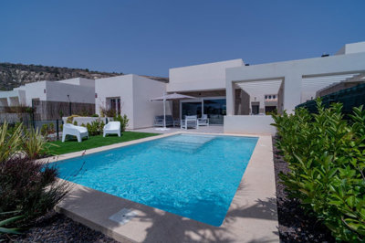 Villa de 3 chambres à vendre à Alicante