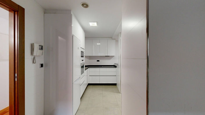 Image No.24-5 Bed Apartment for sale