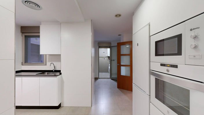 Image No.27-5 Bed Apartment for sale