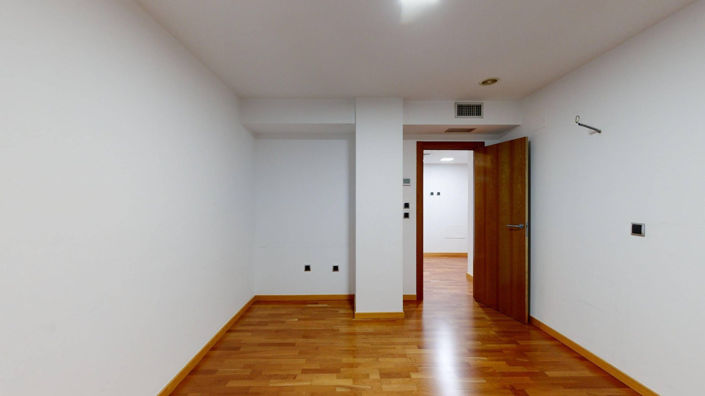 Image No.6-5 Bed Apartment for sale