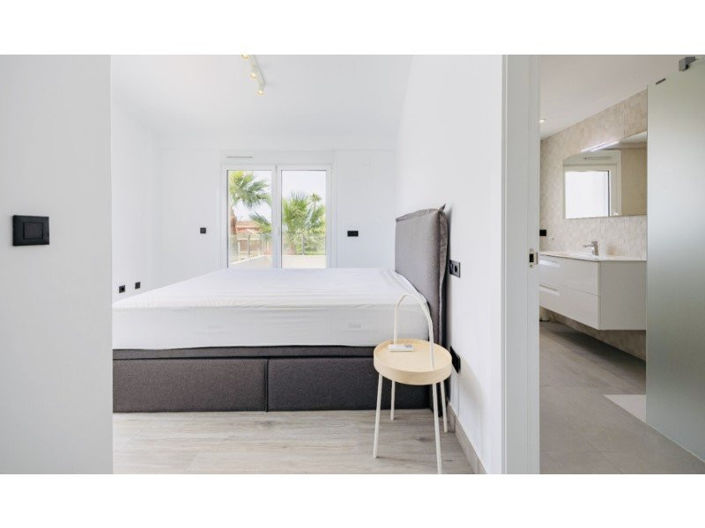 Image No.41-4 Bed Villa for sale