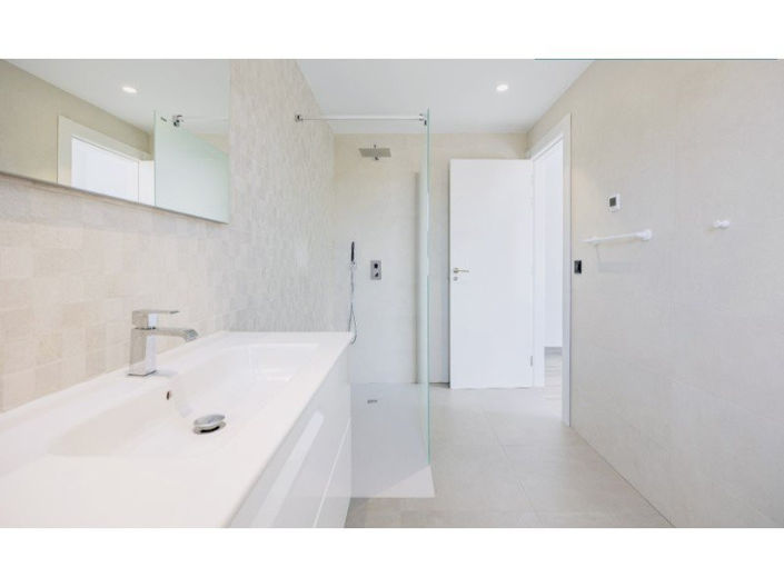 Image No.42-4 Bed Villa for sale