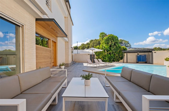 Image No.2-Villa de 4 chambres à vendre à Alicante