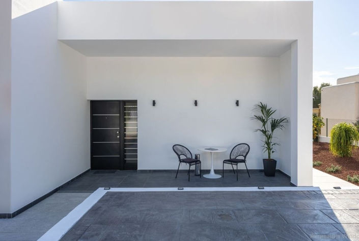 Image No.19-3 Bed Townhouse for sale