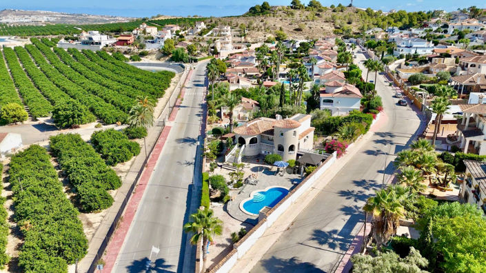 Image No.2-5 Bed Villa for sale