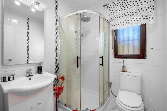 Image No.28-5 Bed Villa for sale