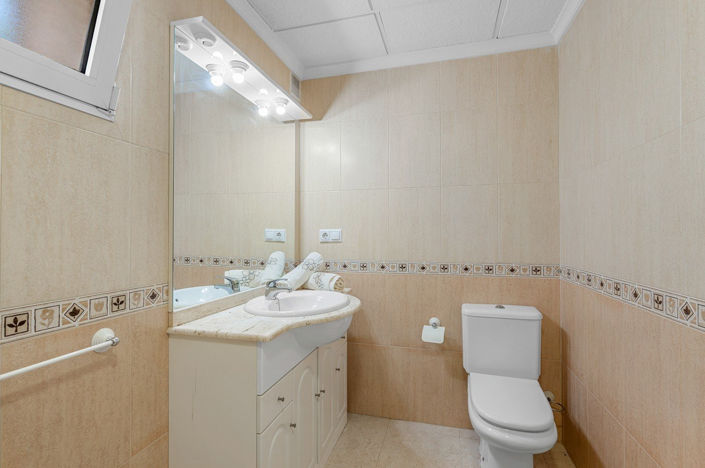 Image No.38-5 Bed Villa for sale