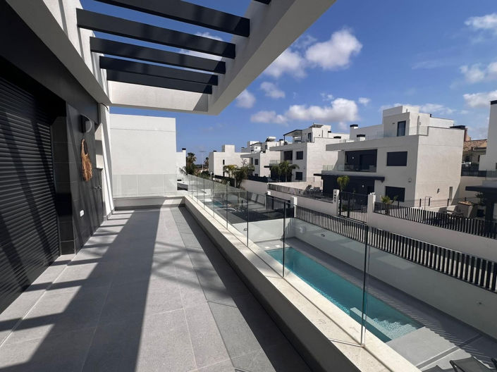 Image No.28-5 Bed Villa for sale