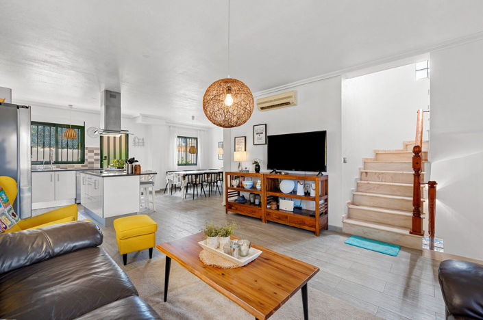 Image No.5-Villa de 4 chambres à vendre à Alicante