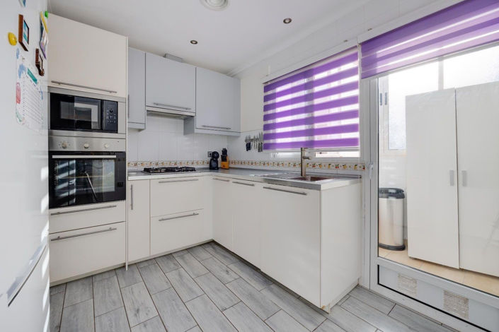 Image No.15-3 Bed Apartment for sale