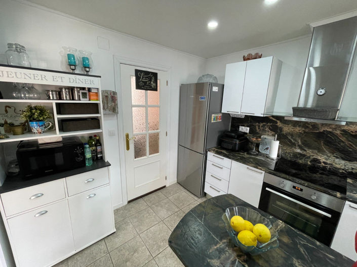 Image No.23-3 Bed Apartment for sale