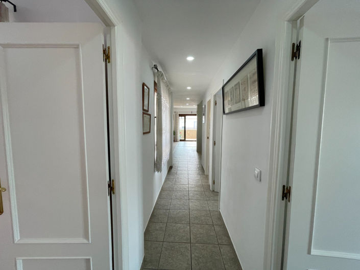 Image No.30-3 Bed Apartment for sale