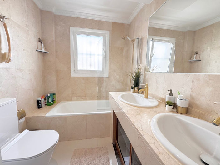 Image No.31-5 Bed Villa for sale