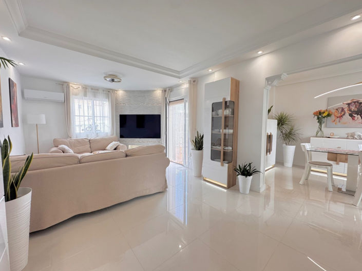 Image No.8-5 Bed Villa for sale