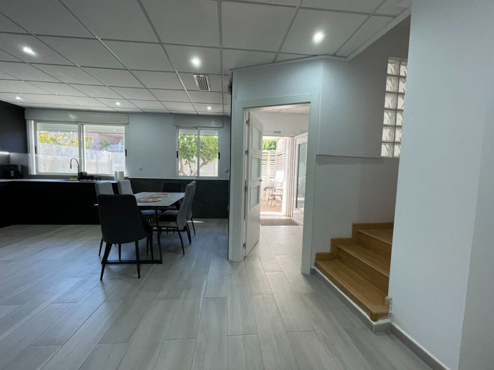 Image No.16-5 Bed Townhouse for sale