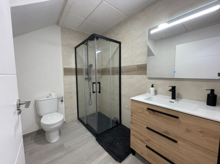 Image No.18-5 Bed Townhouse for sale