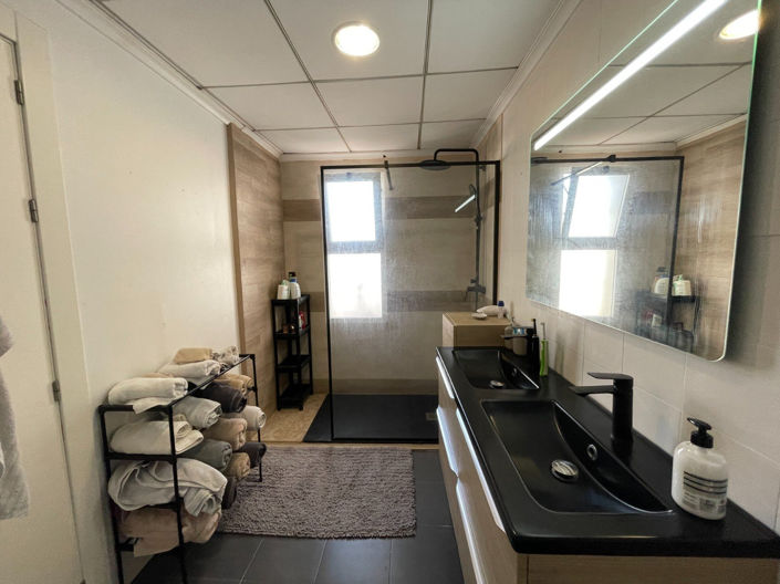 Image No.7-5 Bed Townhouse for sale