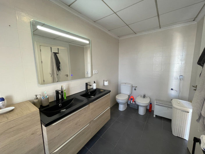 Image No.8-5 Bed Townhouse for sale