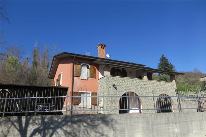 Image No.1-Propriété de 3 chambres à vendre à Bagnone