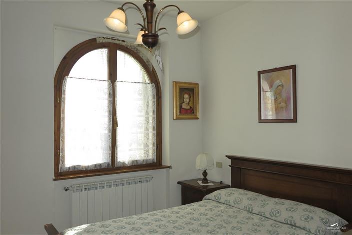 Image No.20-3 Bed Property for sale