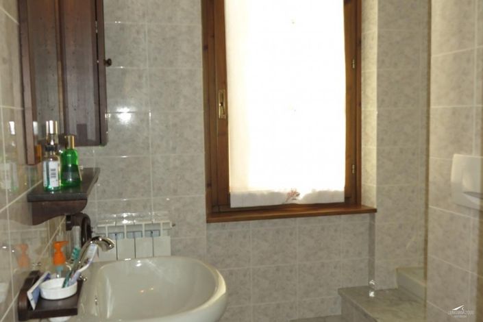 Image No.24-3 Bed Property for sale