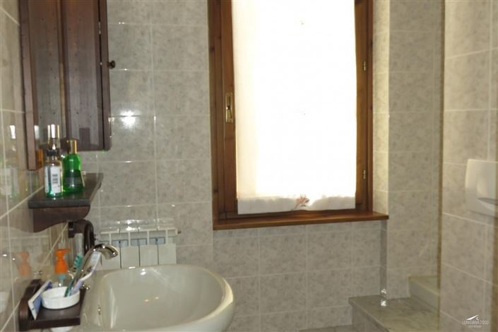 Image No.24-3 Bed Property for sale