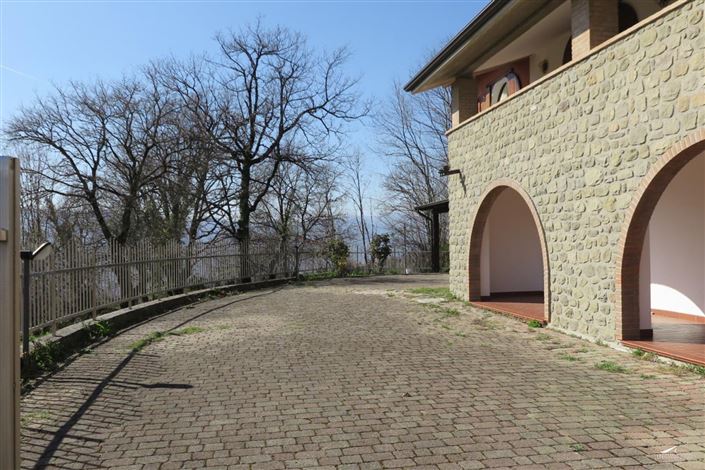 Image No.25-3 Bed Property for sale