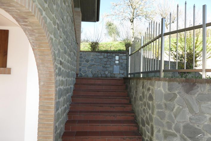 Image No.30-3 Bed Property for sale