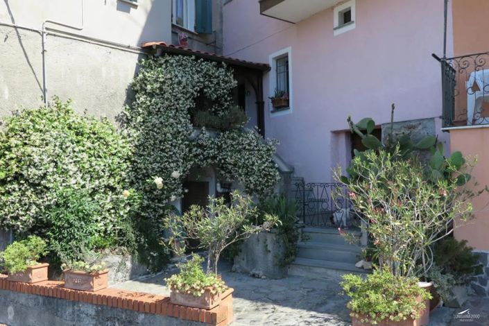 Image No.17-2 Bed Village House for sale