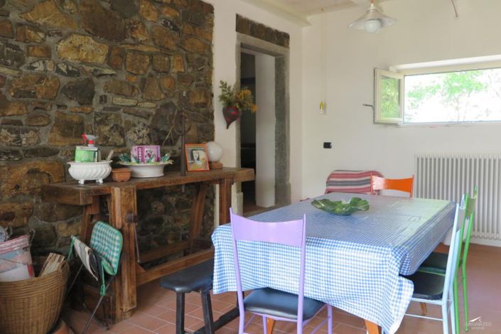 Image No.14-6 Bed Property for sale