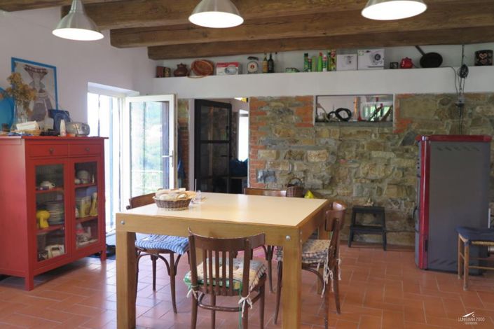 Image No.20-6 Bed Property for sale