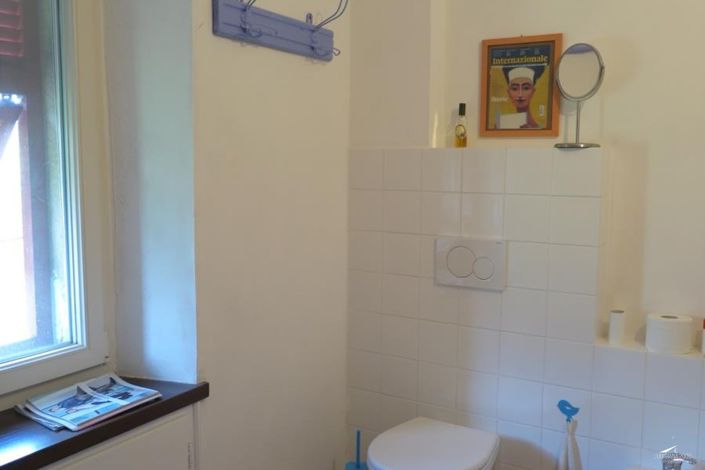 Image No.26-6 Bed Property for sale