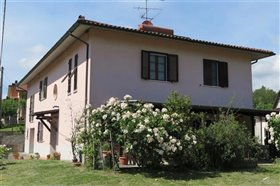 Image No.1-Propriété de 3 chambres à vendre à Fivizzano