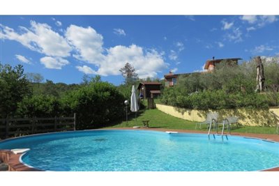 5 Bed Farmhouse for sale