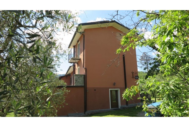 Image No.7-5 Bed Farmhouse for sale